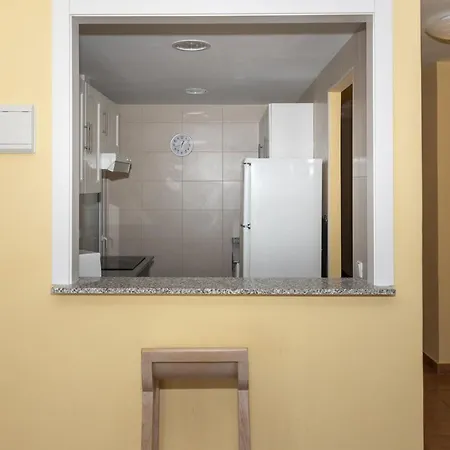 Frontalmar, Esc-b, 8º-32 アパート *