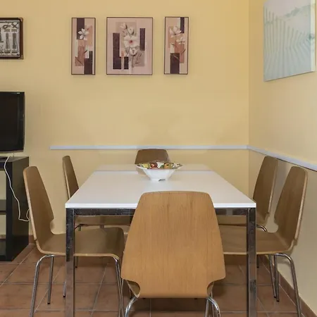 Frontalmar, Esc-b, 8º-32 アパート クリェラ